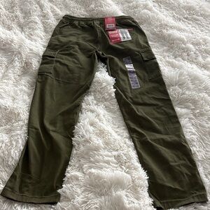 NWT boys size 10 cargo pants.